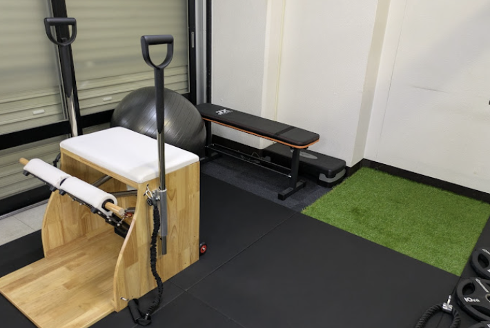 ジェントリー高宮101にあるプリッツジムにあるパーソナルトレーニング設備と一緒に使えるマシンピラティスの画像